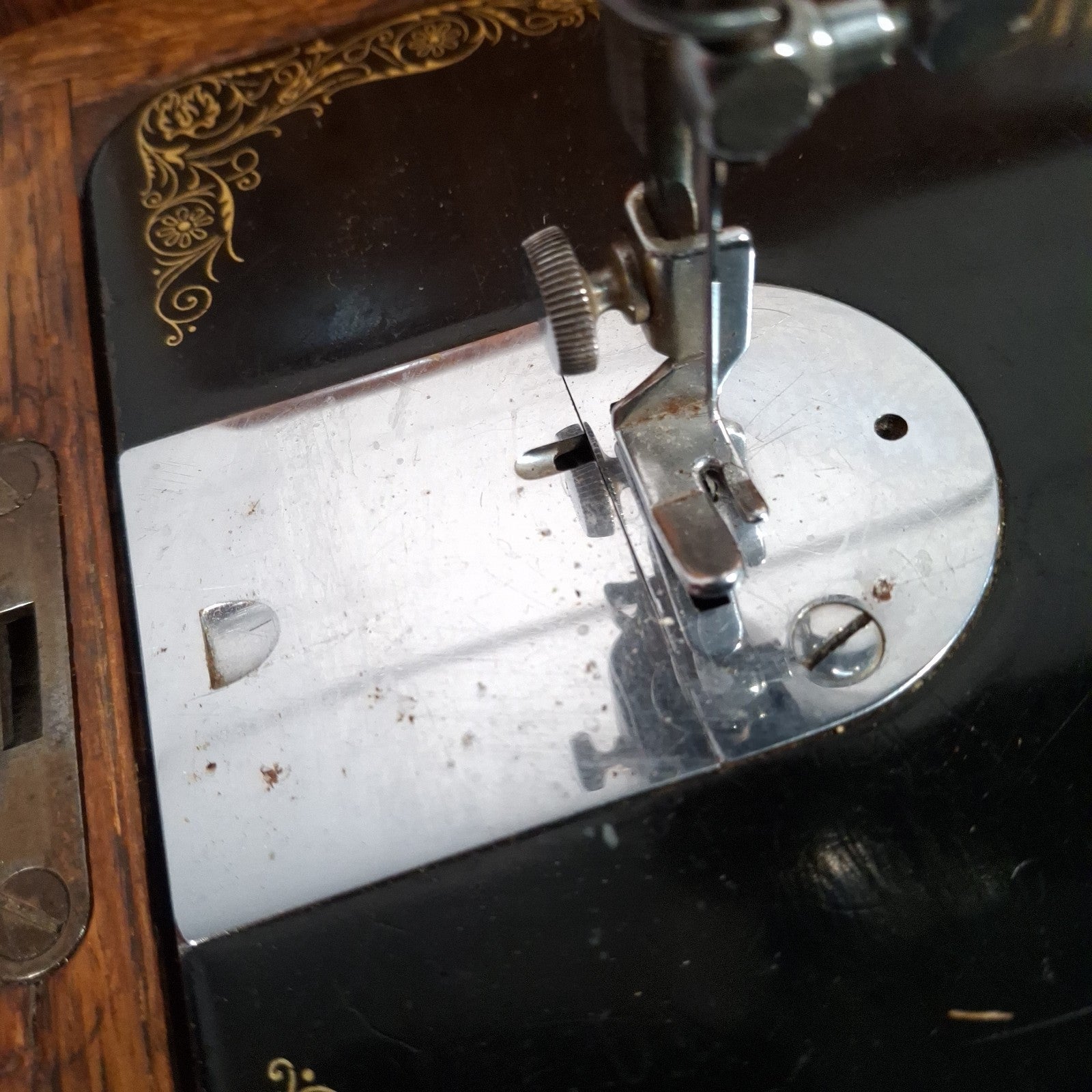 Singer 66K Hand Crank Sewing Machine with Case & Attachments | 1939 | Serial EC340474 | Used