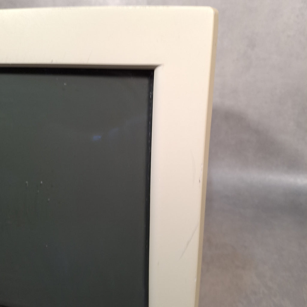 RM RM700 17" CRT VGA Monitor | Beige | c.2001 | Faulty / For Parts | Retro Vintage PC