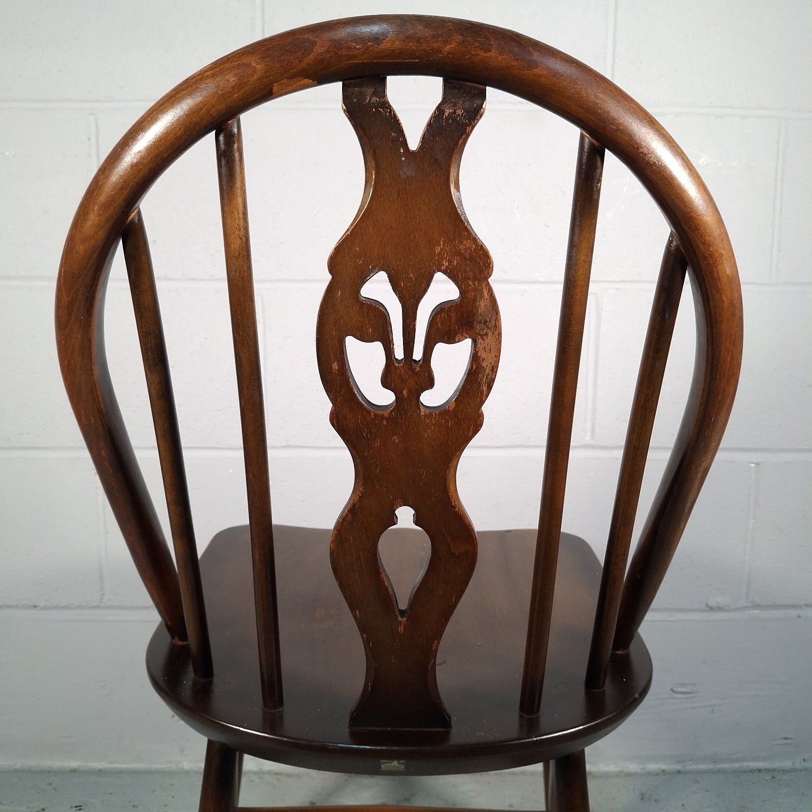 Ercol Blue Label Fleur De Lys Windsor Dining Kitchen Farmhouse Rustic Chair Prop