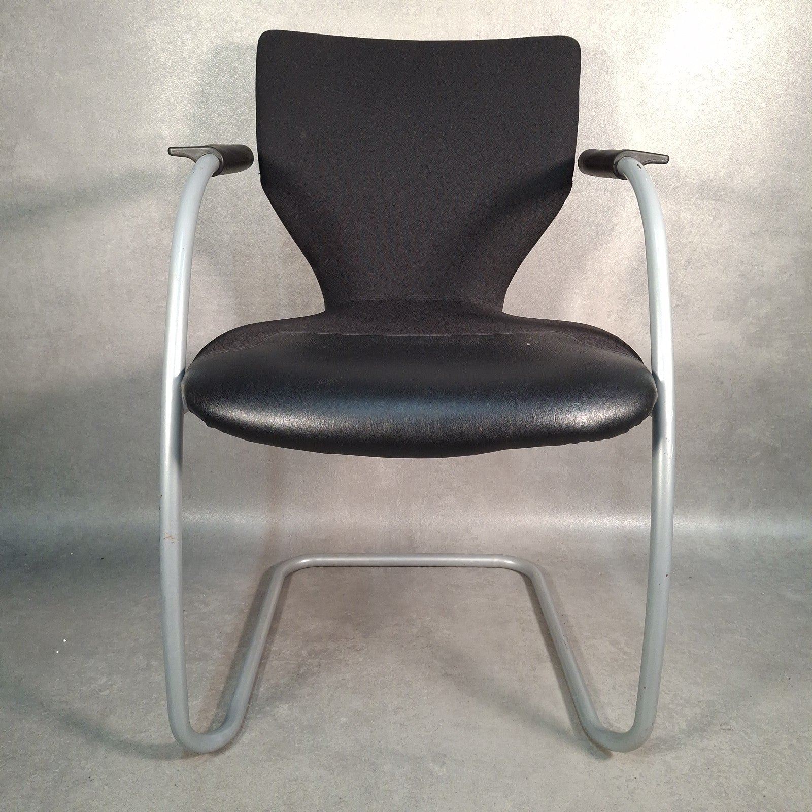 Orangebox X10-CA Cantilever Chair Black Fabric Office/Meeting Chair – UK Made