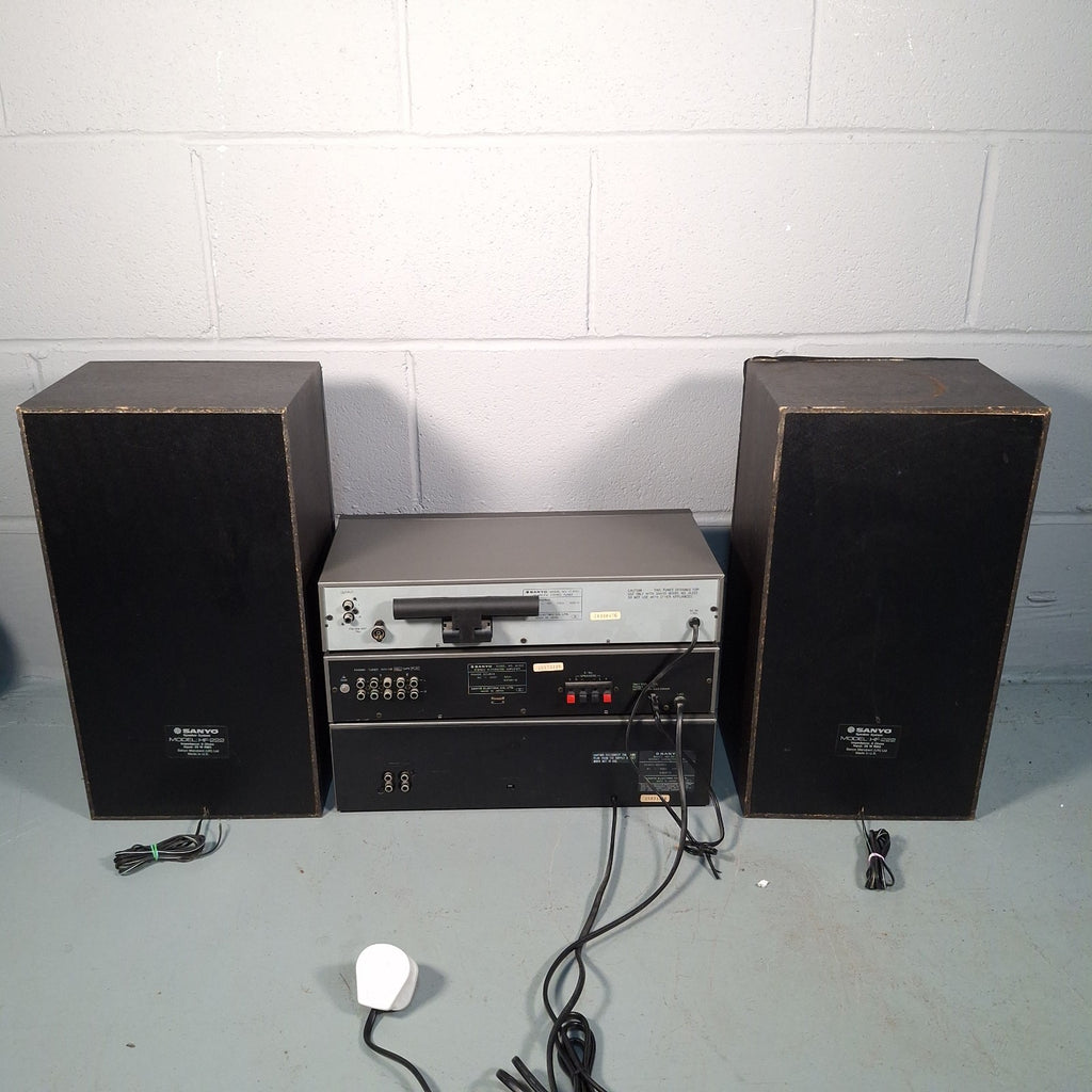 Sanyo Hi-Fi System 222 Tuner Amp Cassette Deck & Speakers — Cassette Deck Faulty