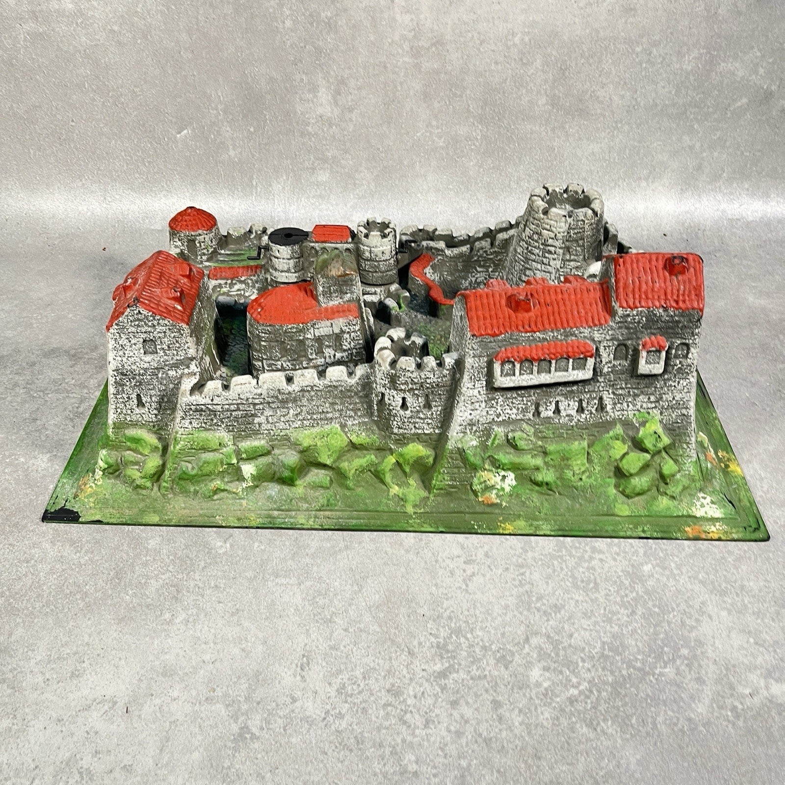 VTG Hausser ECO Germany Elastolin Spielwaren Castle Medival Playset 70's Diorama