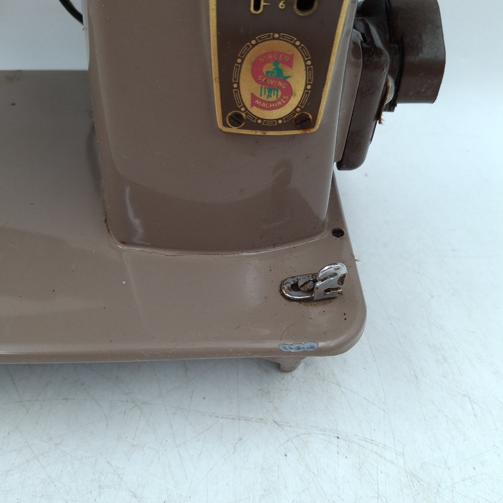 Singer 185K Electric Sewing Machine | Vintage | Faulty / For Parts or Repair | Used