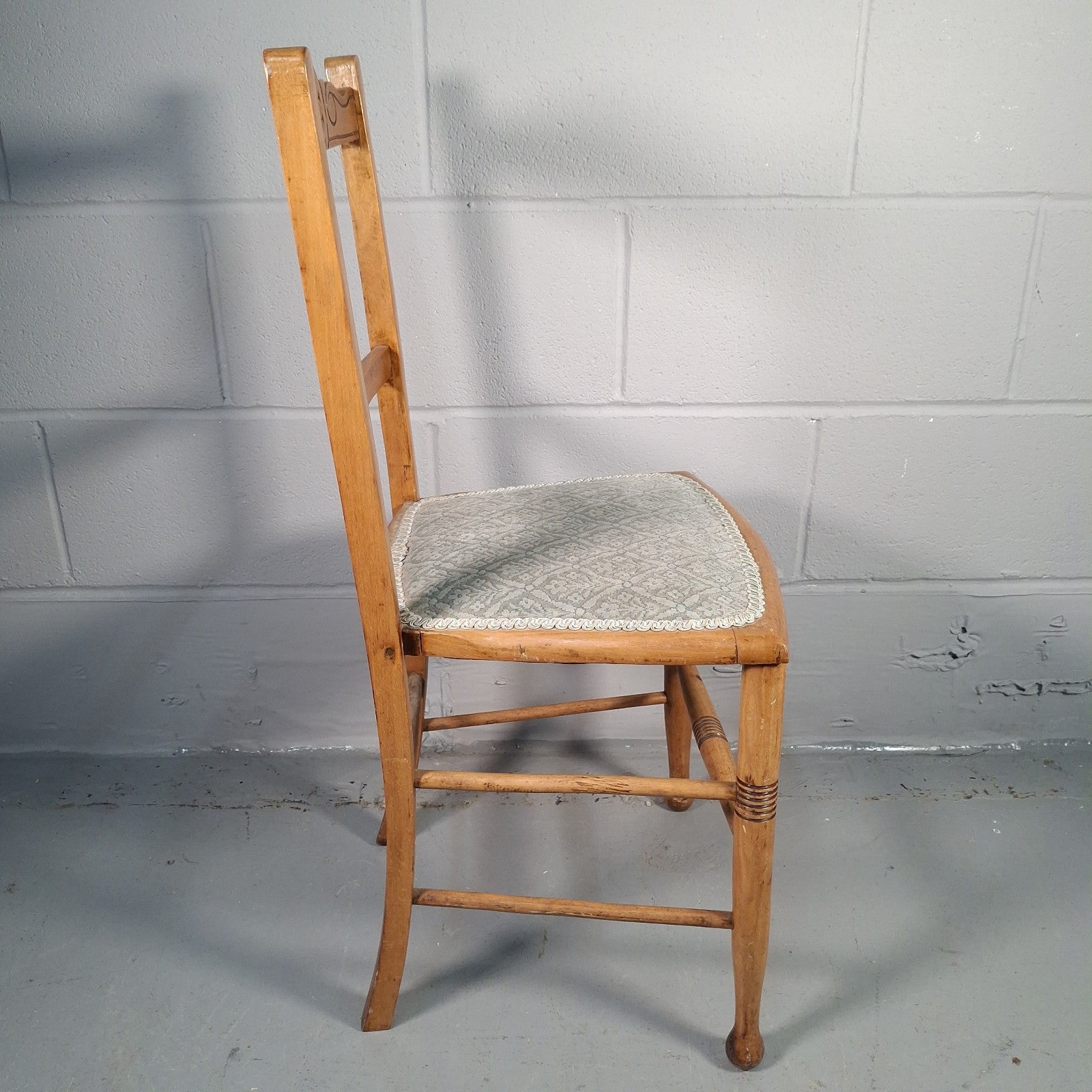 English Country Chair Turned Legs Occacional Bedroom Chait Seat Vintage