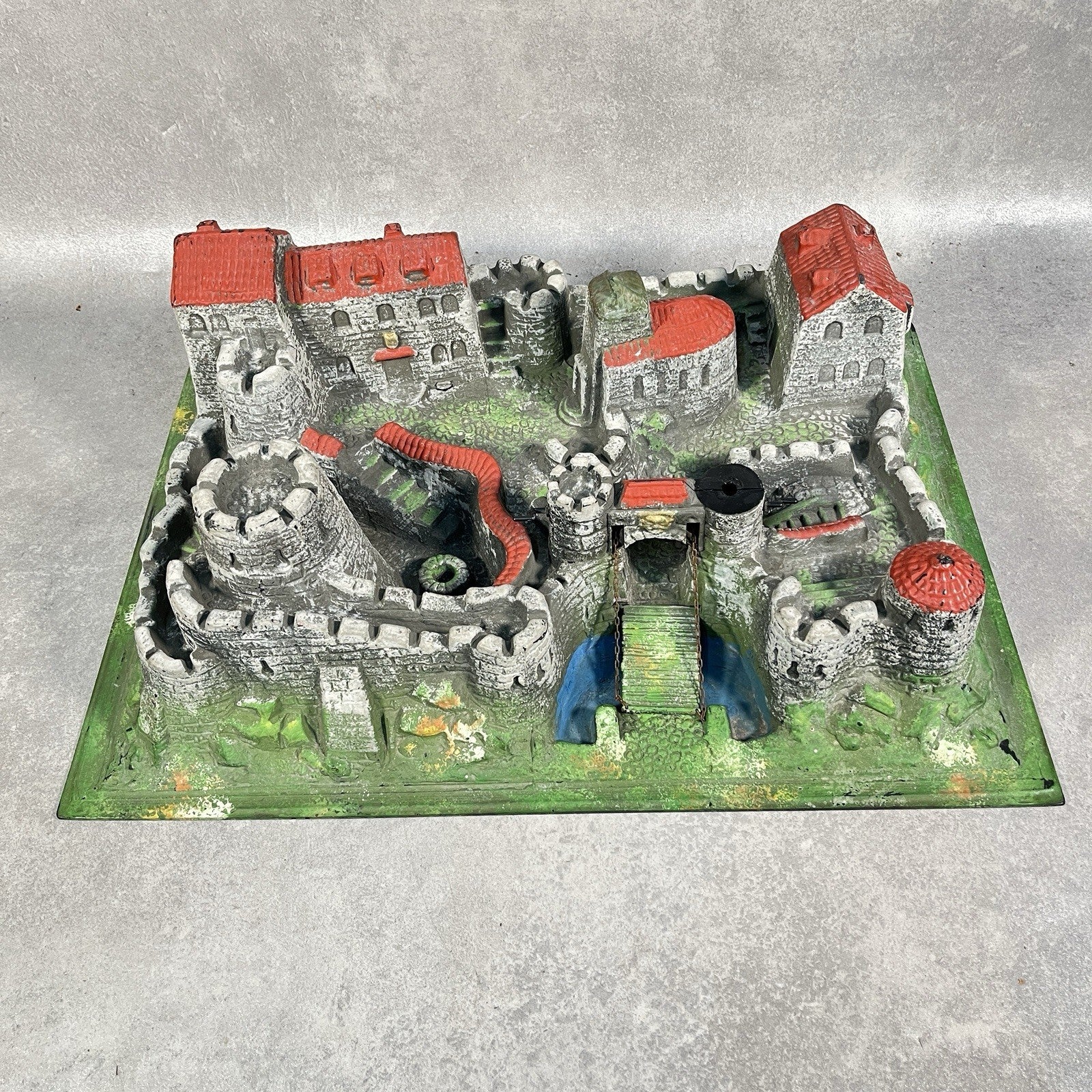 VTG Hausser ECO Germany Elastolin Spielwaren Castle Medival Playset 70's Diorama