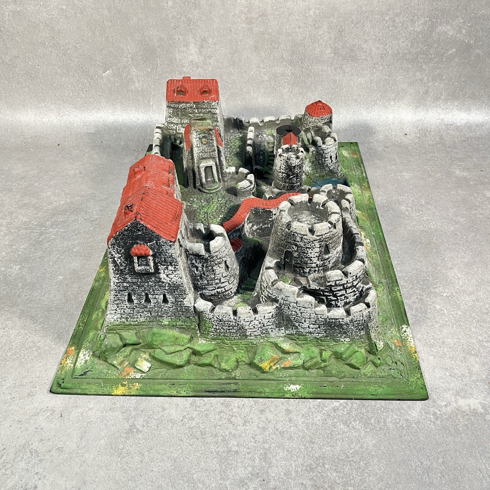 VTG Hausser ECO Germany Elastolin Spielwaren Castle Medival Playset 70's Diorama