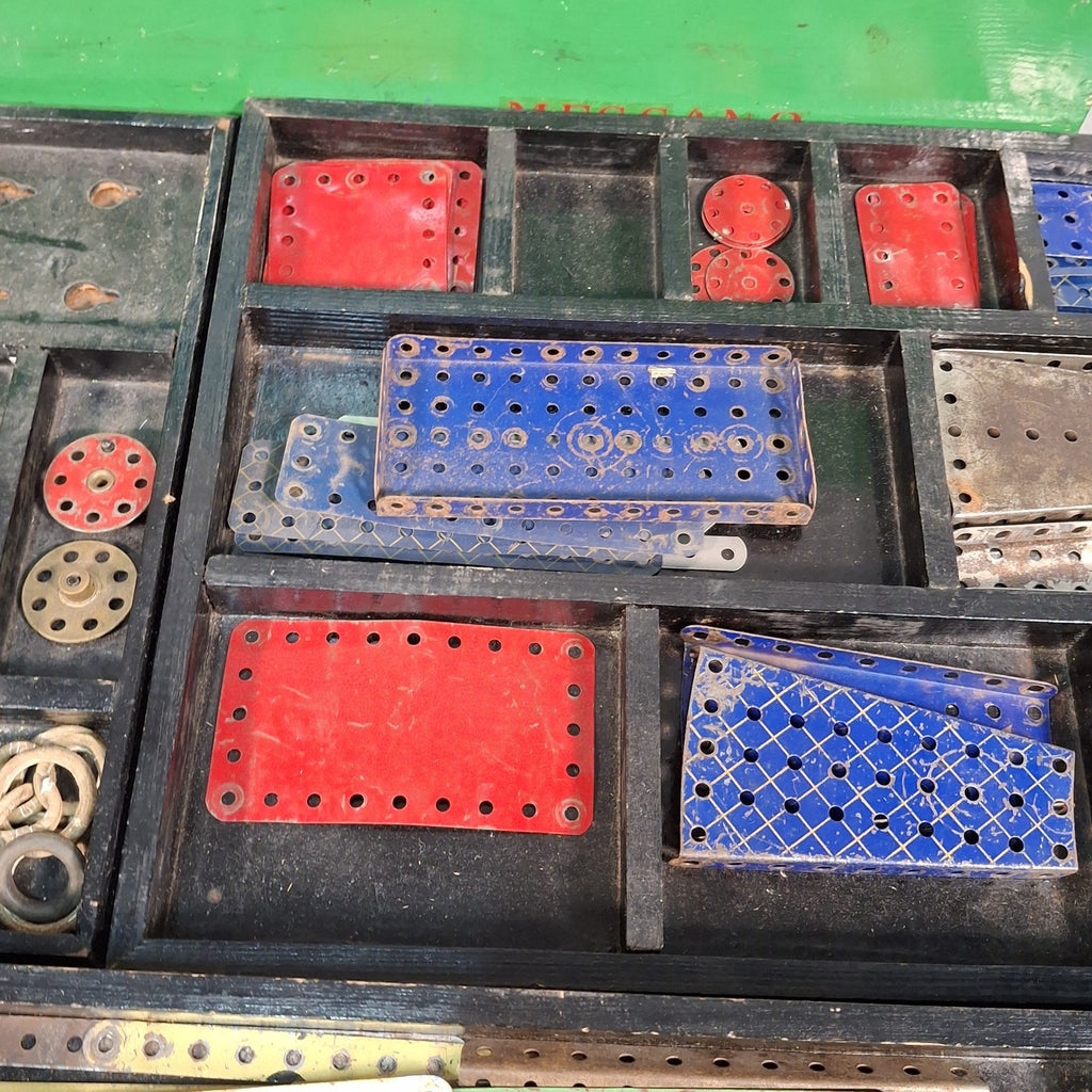 Made In England Meccano 1940s Vintage Set In Original Wooden Box Wheels Plates +