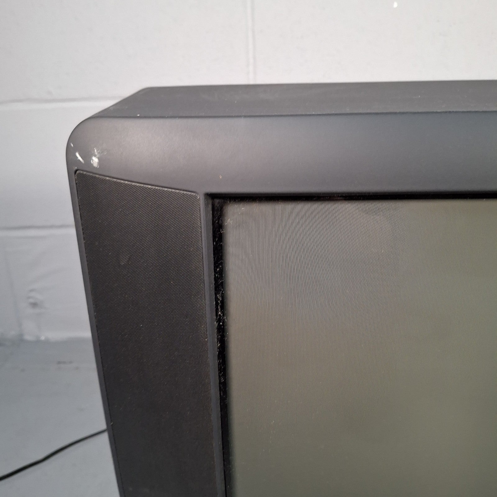 Daewoo GB21F1T2 21” CRT 21” TV for Spares or Repair Retro Gaming Display Prop