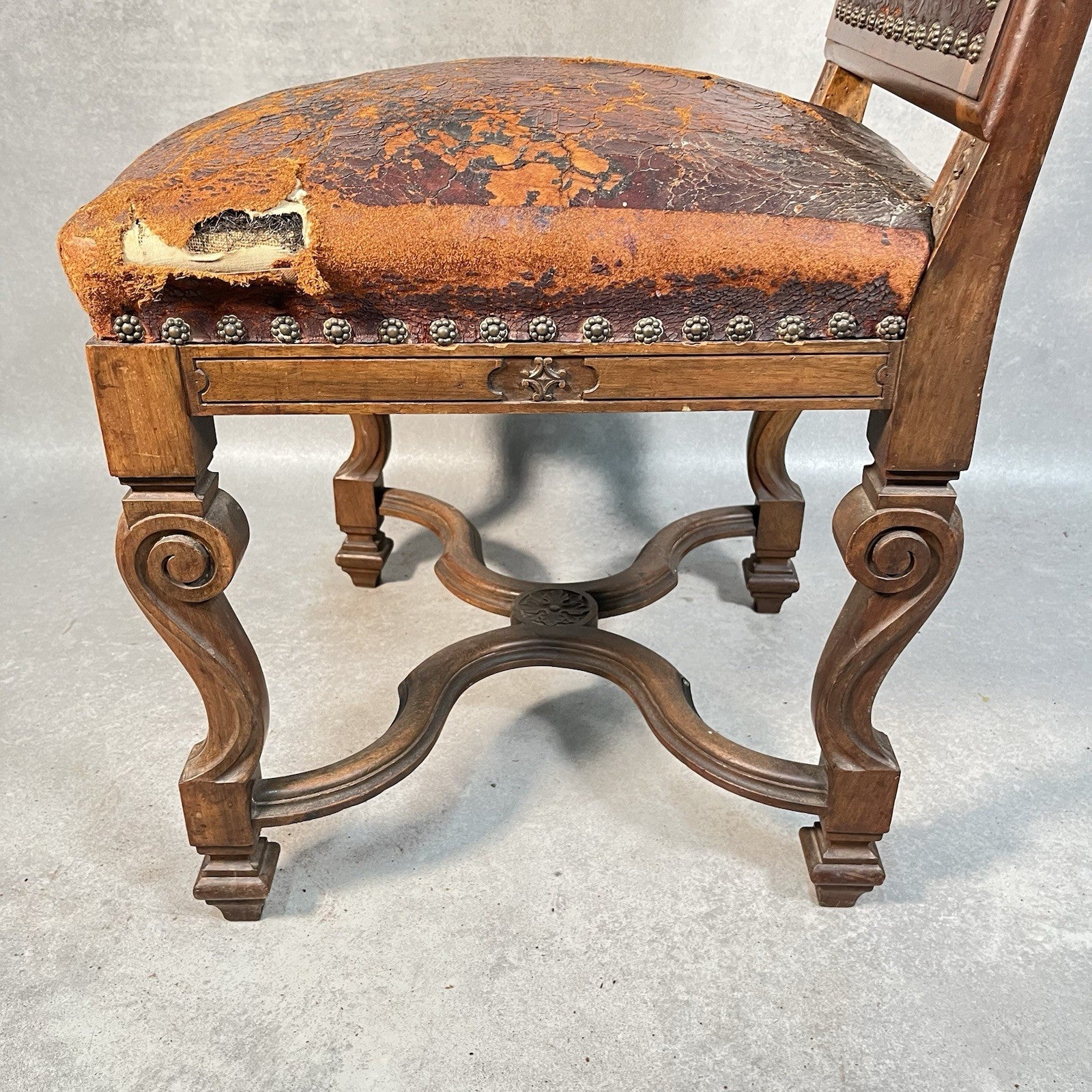 Antique Victorian Renaissance Revival Oak Hall Chair c.1880s Tooled Leather Seat
