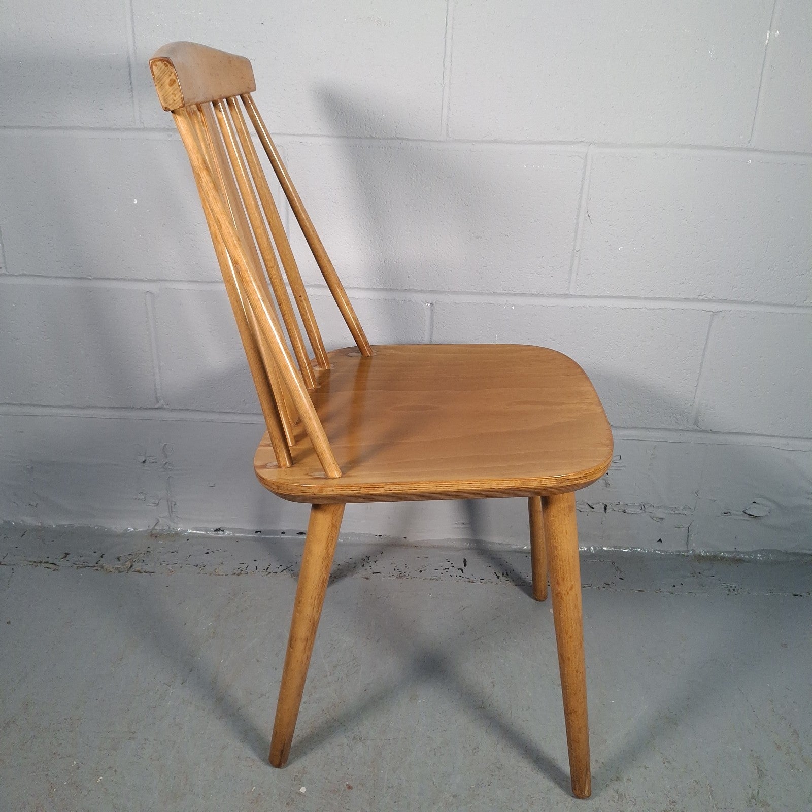 Mid Century Spindle Stick Back Chair with Shaped Central Splat Light Wood Prop