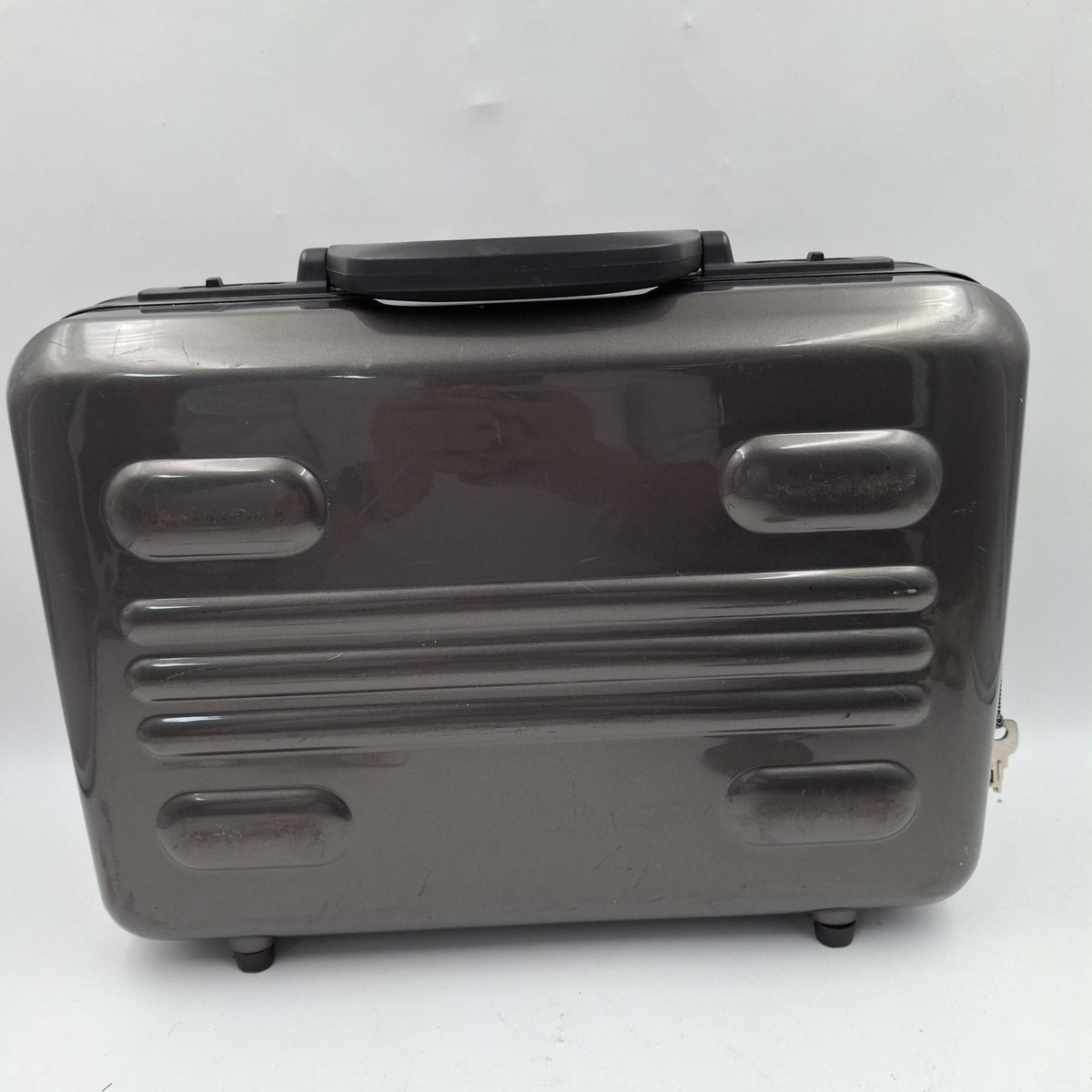 Hitachi VM-S83E S-VHS-C Camcorder with Stereo Mic, Battery, Hard Case & Manual - Used - Untested