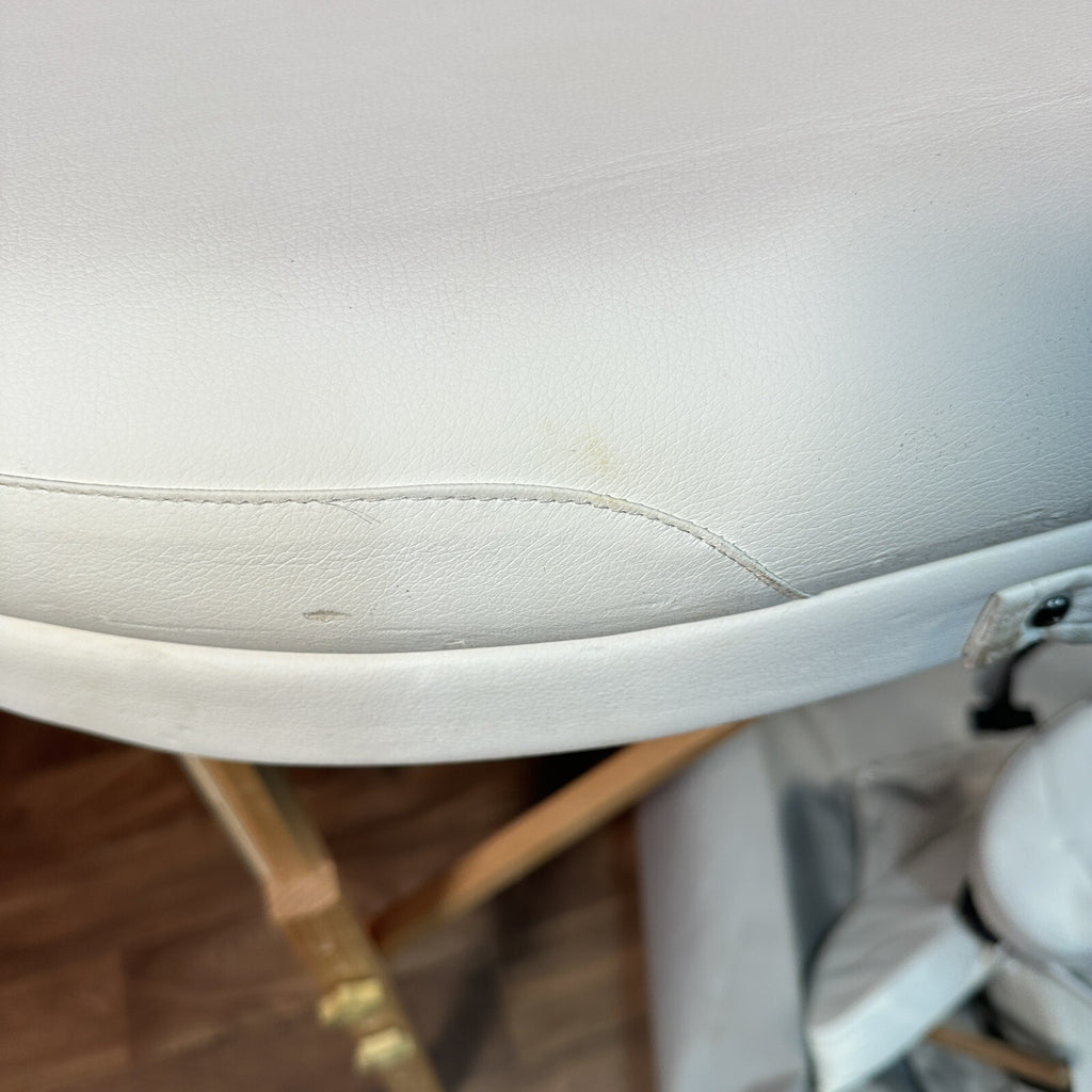 Tahiti Portable Massage Table | White Faux Leather | Height Adjustable | Used | Beauty Therapy