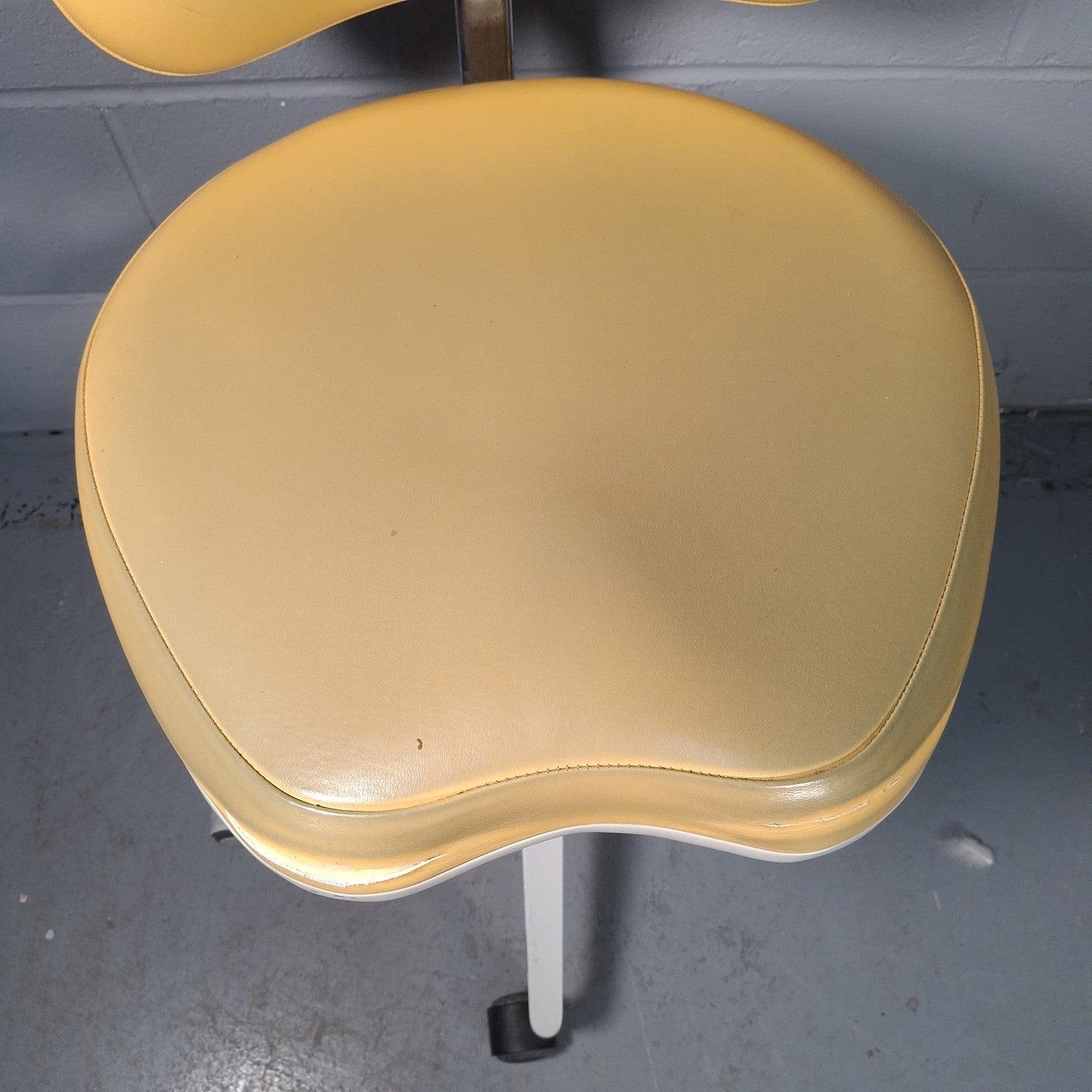 Murray SADV GT Dentist Chair Hydraulic Swivel Yellow