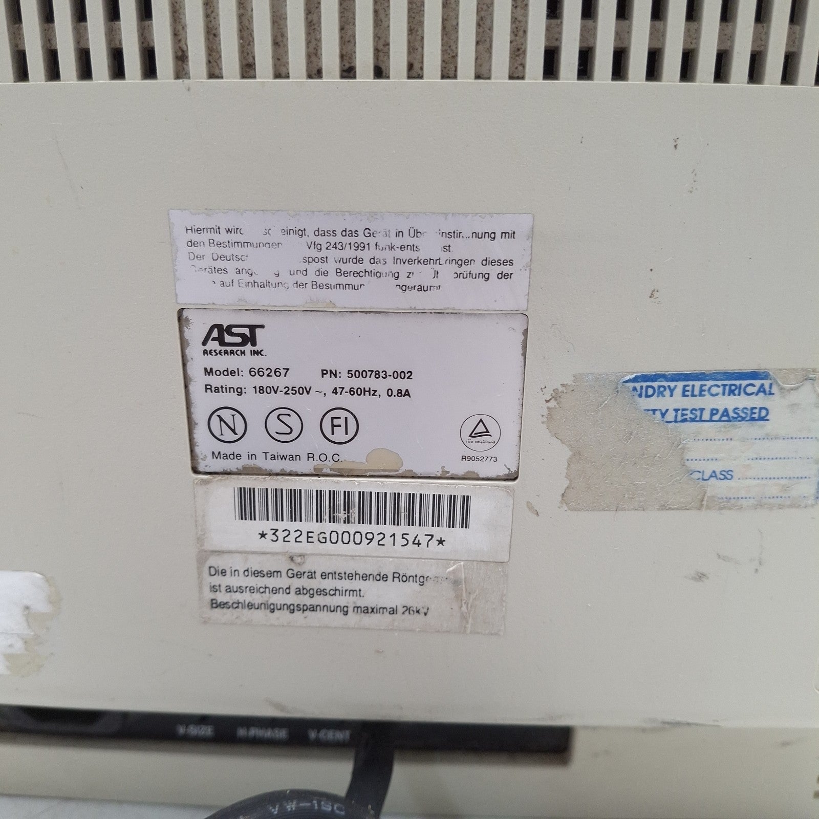 AST Model 66267 SVGA CRT Monitor | Vintage Beige | Faulty / Spares or Repairs | Used