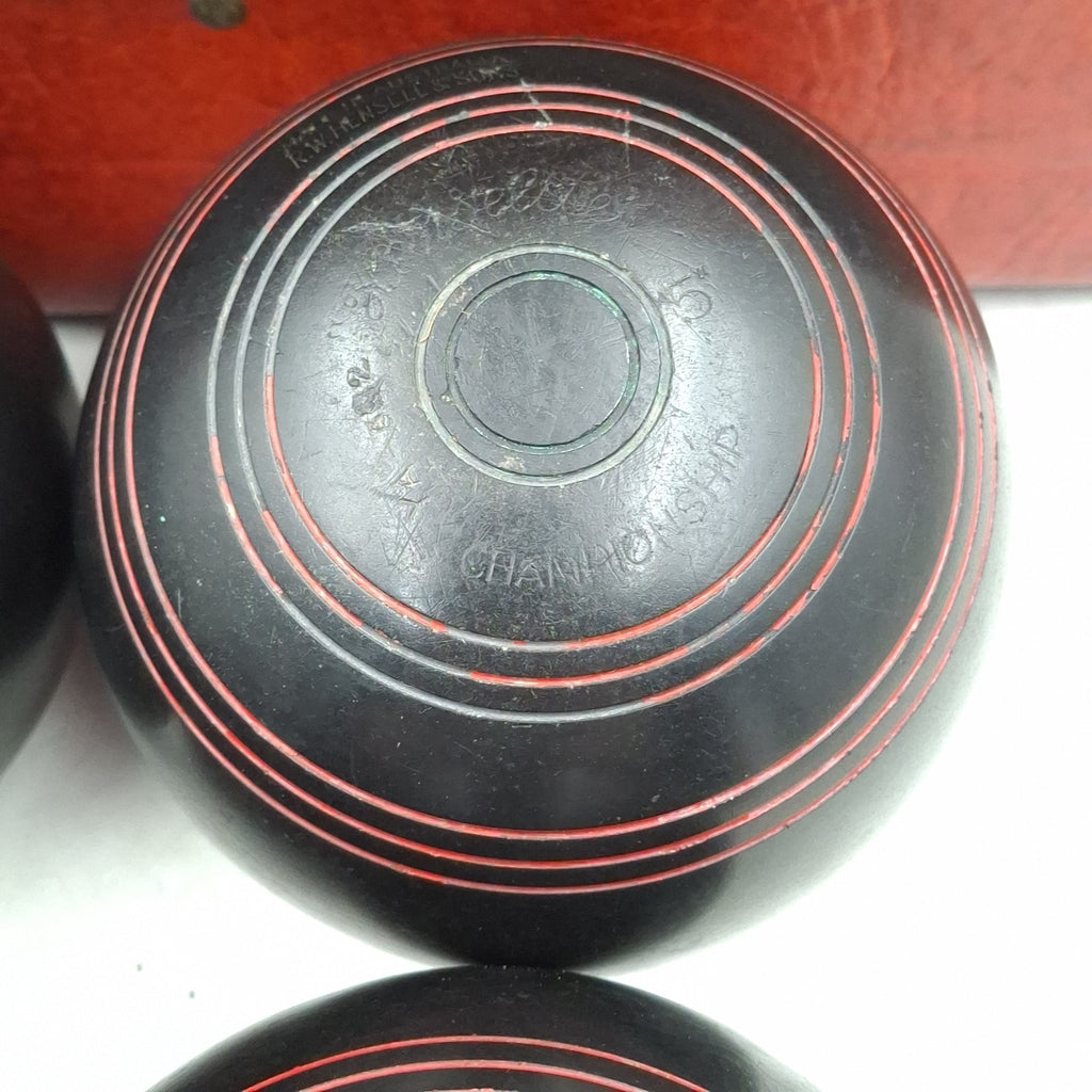 Henselite Championship Super-Grip Lawn Bowls - Size 5 - Black - Set of 4 - Vintage - with Welkin Bag - Used