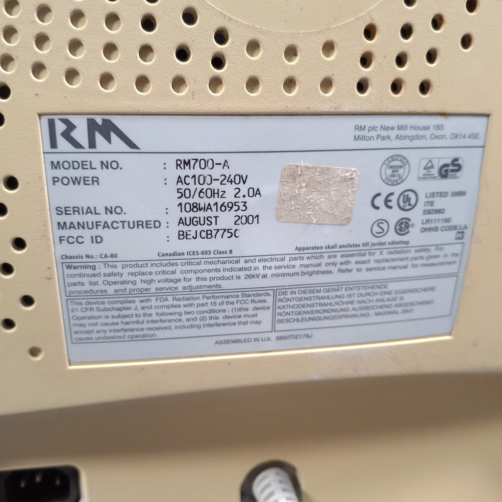 CRT Monitor 17” VGA Retro Gaming PC RM RM700-A Beige 2001