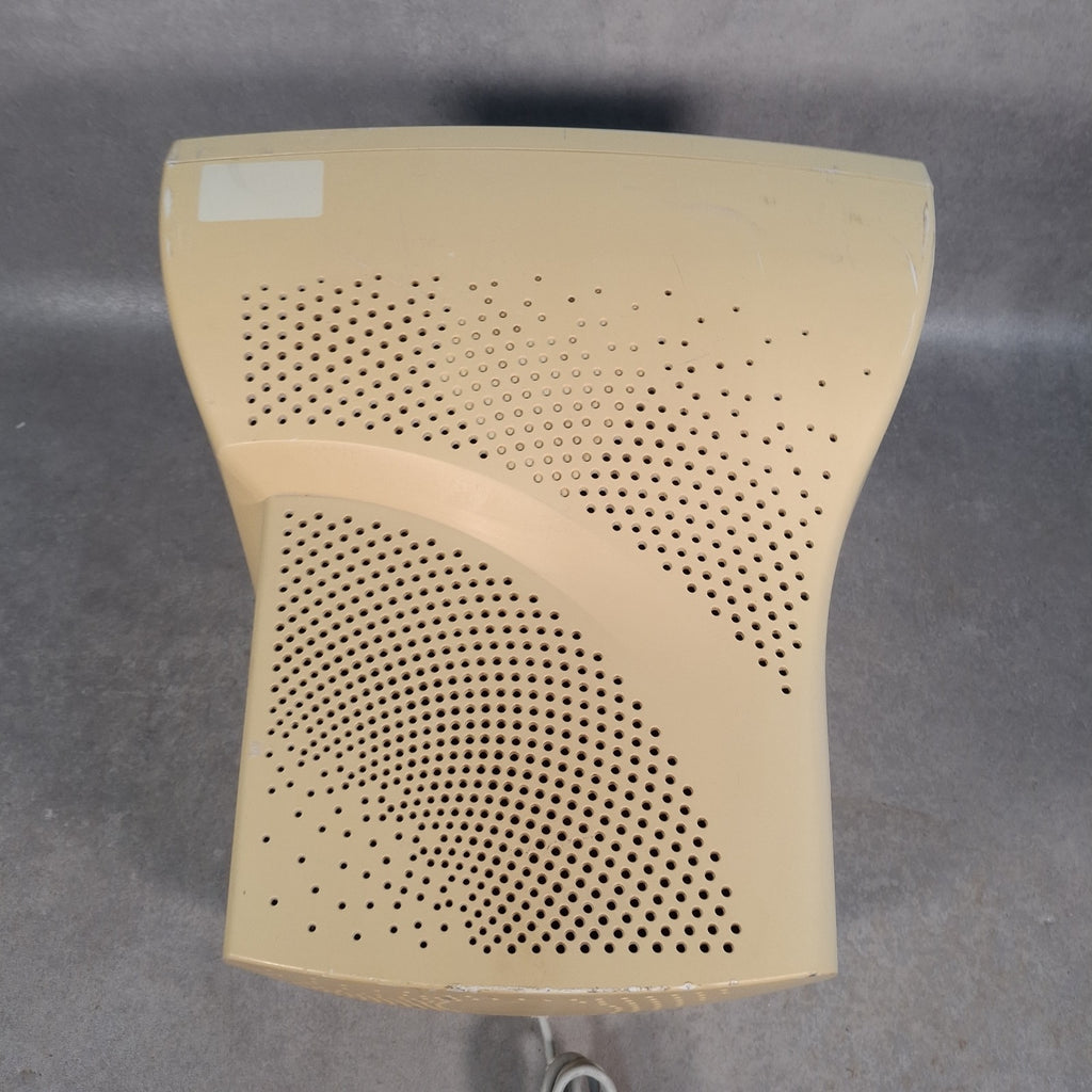 RM RM700 17" CRT VGA Monitor | Beige | c.2001 | Faulty / For Parts | Retro Vintage PC