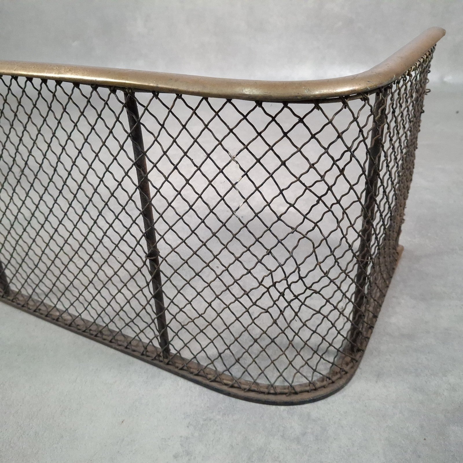 Antique 19th Century Nursery Spark Guard Brass Rim & Wire Mesh Fireplace Screen