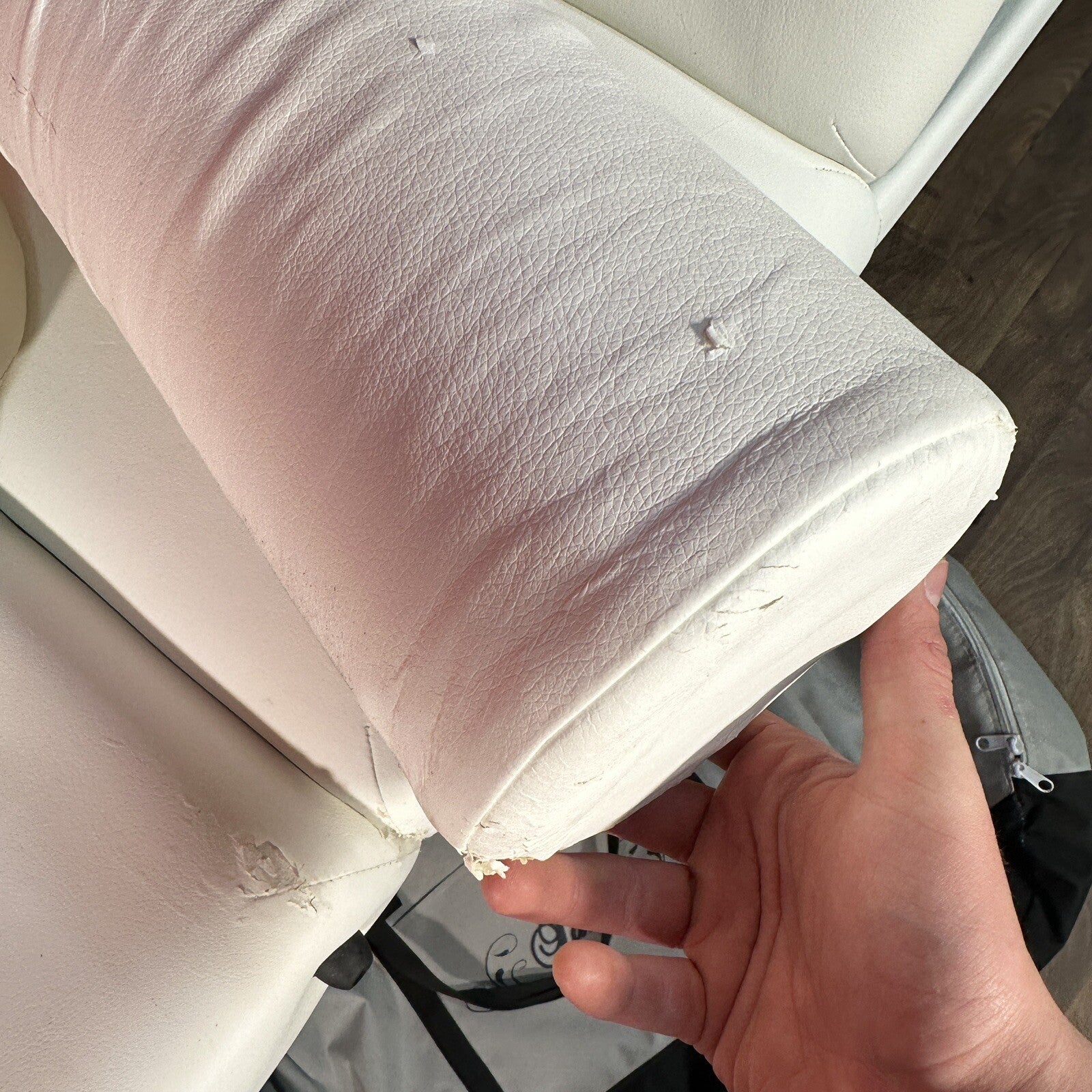 Tahiti Portable Massage Table | White Faux Leather | Height Adjustable | Used | Beauty Therapy