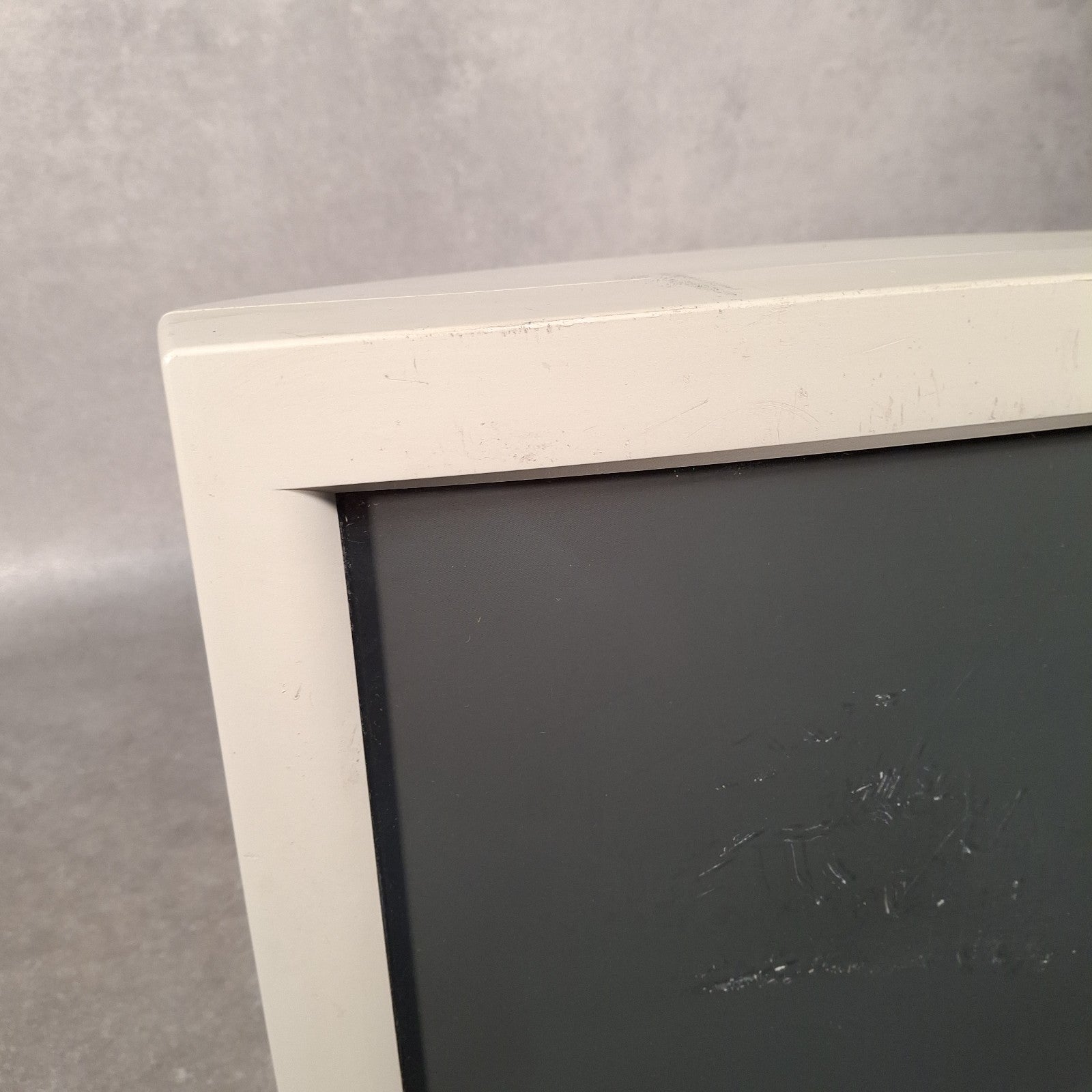 Samsung SyncMaster 753s 17" CRT VGA Monitor | 2002 | Beige | Retro PC & Gaming Display