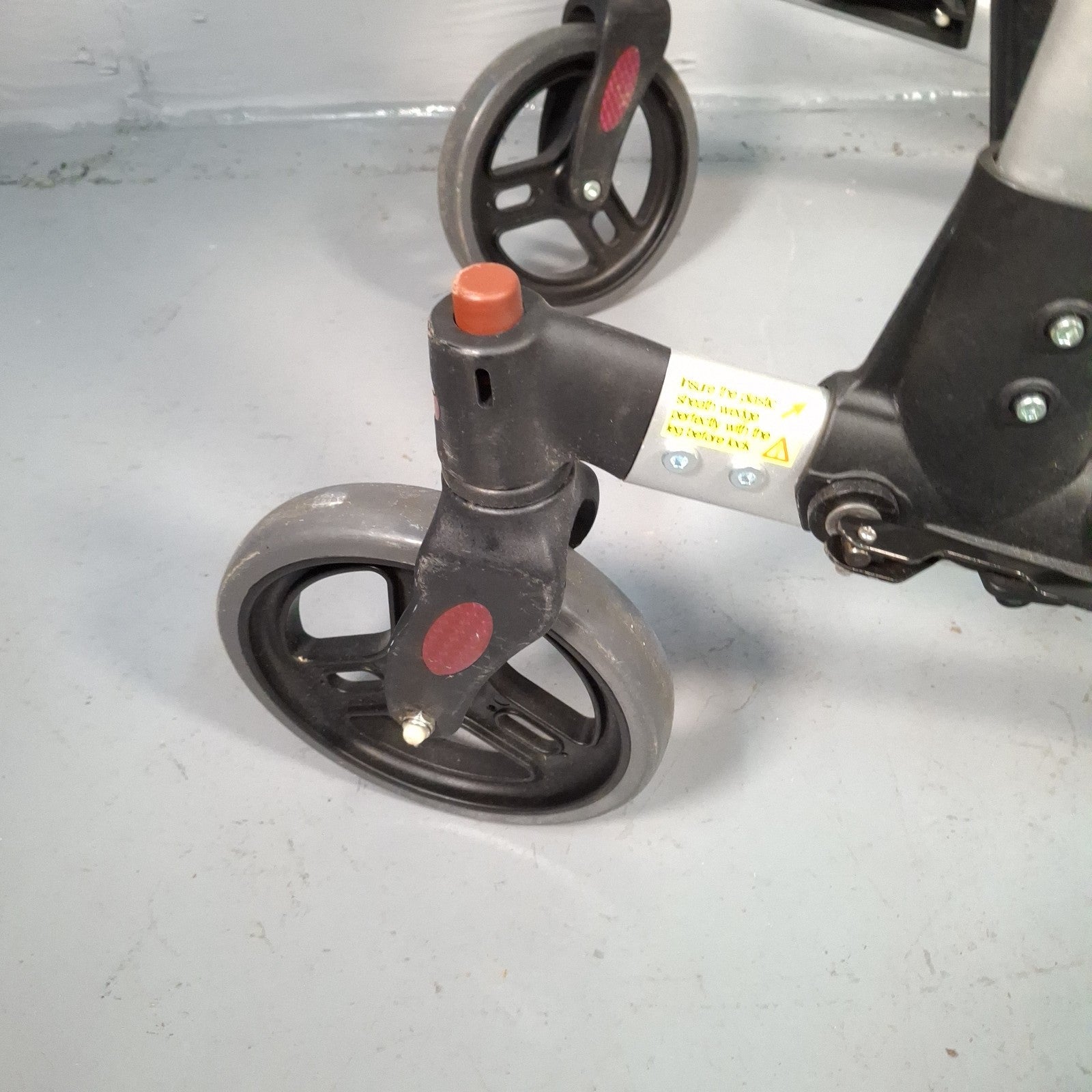 Drive WA018 X-Fold Rollator Walker with Seat & Backrest | Adjustable Height | Used | Silver