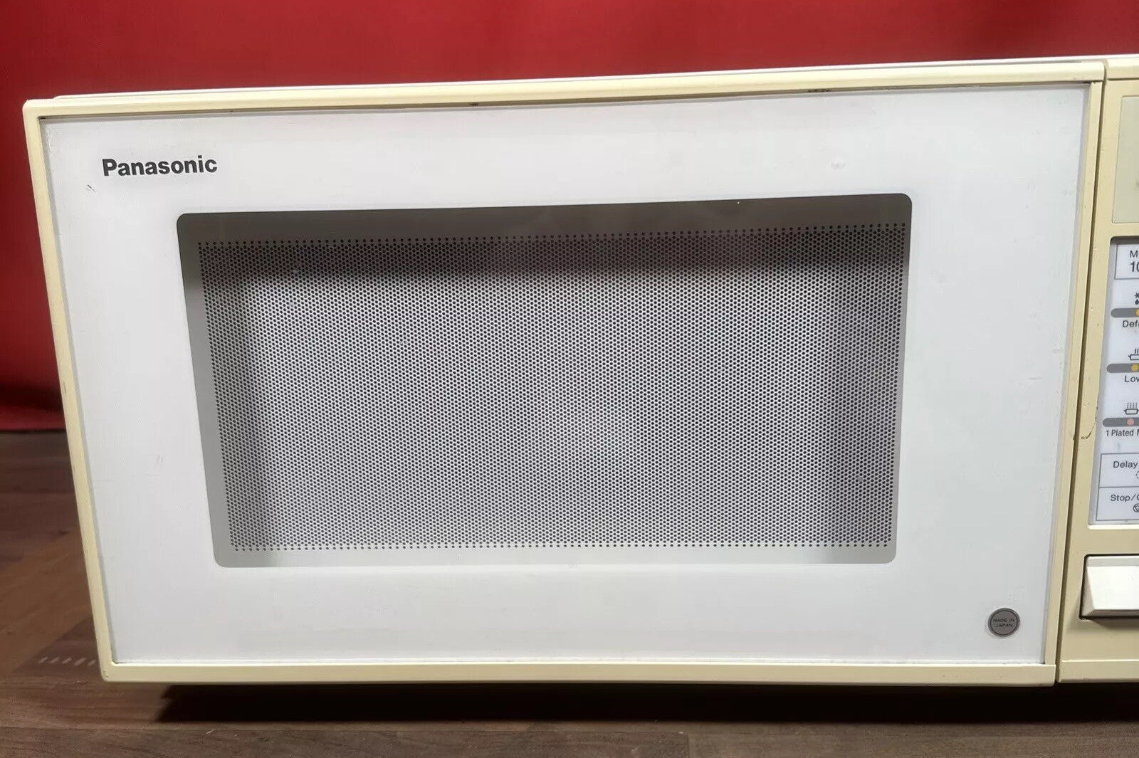 Panasonic NN-6358 700W Microwave Oven | White | Vintage | Used | Includes Manual