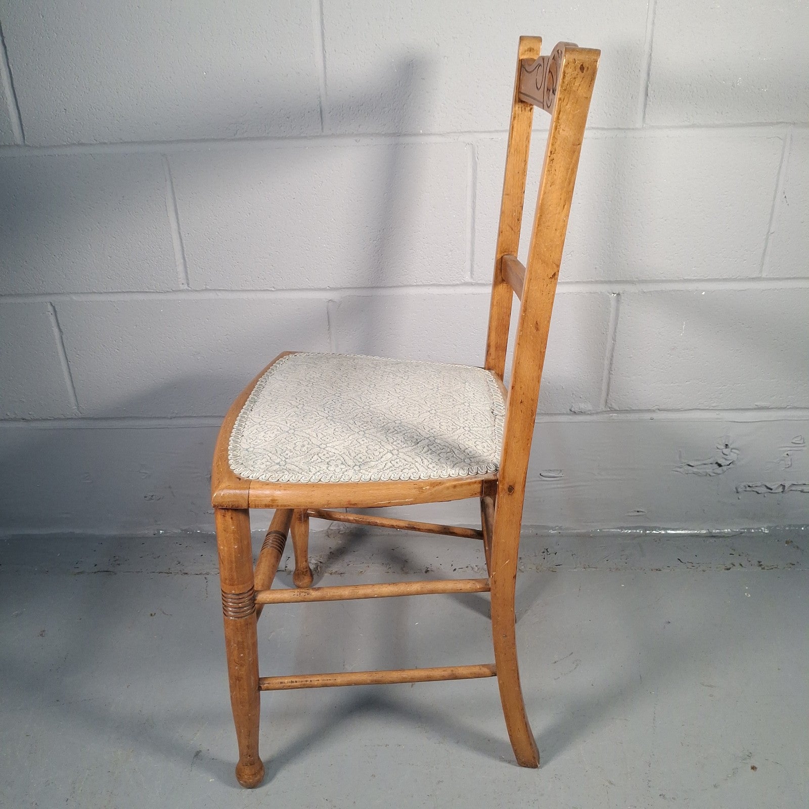 English Country Chair Turned Legs Occacional Bedroom Chait Seat Vintage