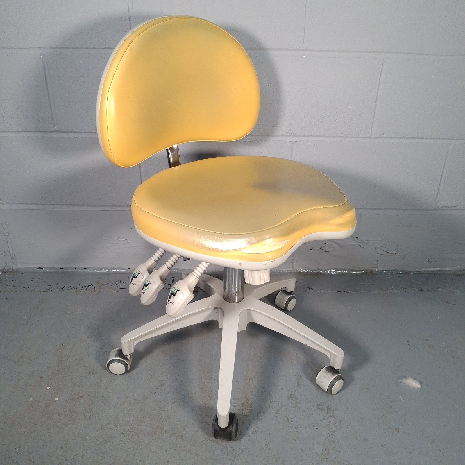 Murray SADV GT Dentist Chair Hydraulic Swivel Yellow