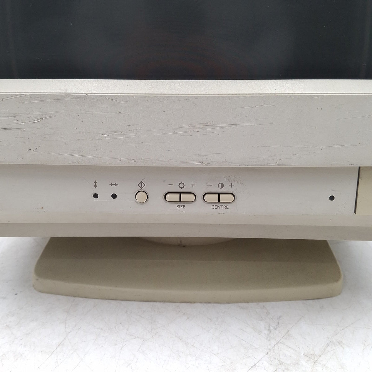 Apricot XJ54137 13" Colour CRT VGA Monitor - Spares or Repairs, Blank Screen Fault, Retro Prop, Used