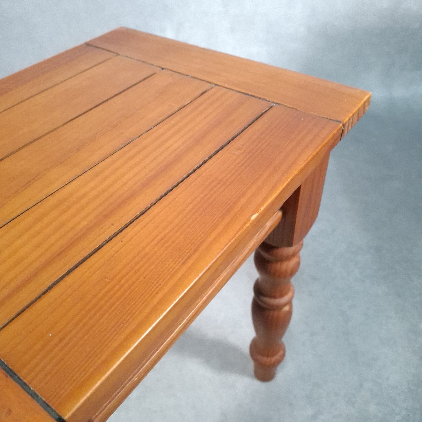 Vintage Solid Pine Nest of 3 Tables Rustic Farmhouse Country Turned Legs