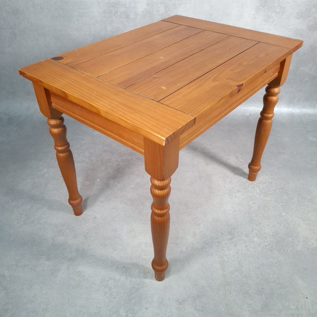 Vintage Solid Pine Nest of 3 Tables Rustic Farmhouse Country Turned Legs