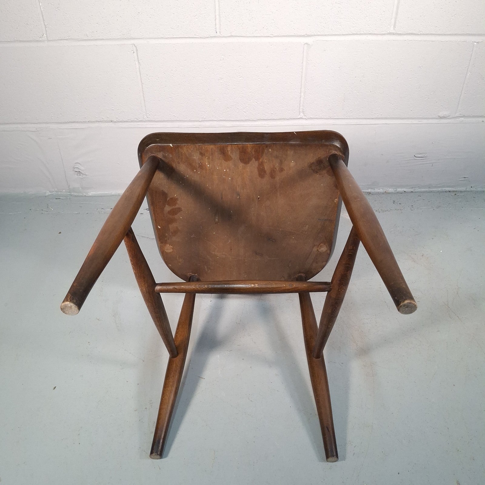 Ercol Blue Label Fleur De Lys Windsor Dining Kitchen Farmhouse Rustic Chair Prop