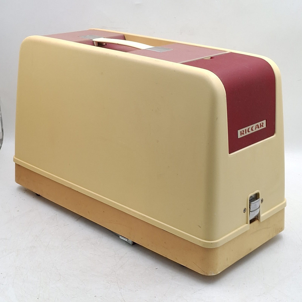 Riccar 510 Super Z Stretch Vintage Sewing Machine with Case & Foot Pedal – 1960s/70s | Used
