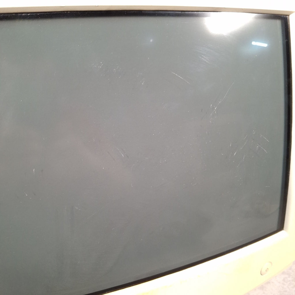 CRT Monitor 17” VGA Retro Gaming PC RM RM700-A Beige 2001