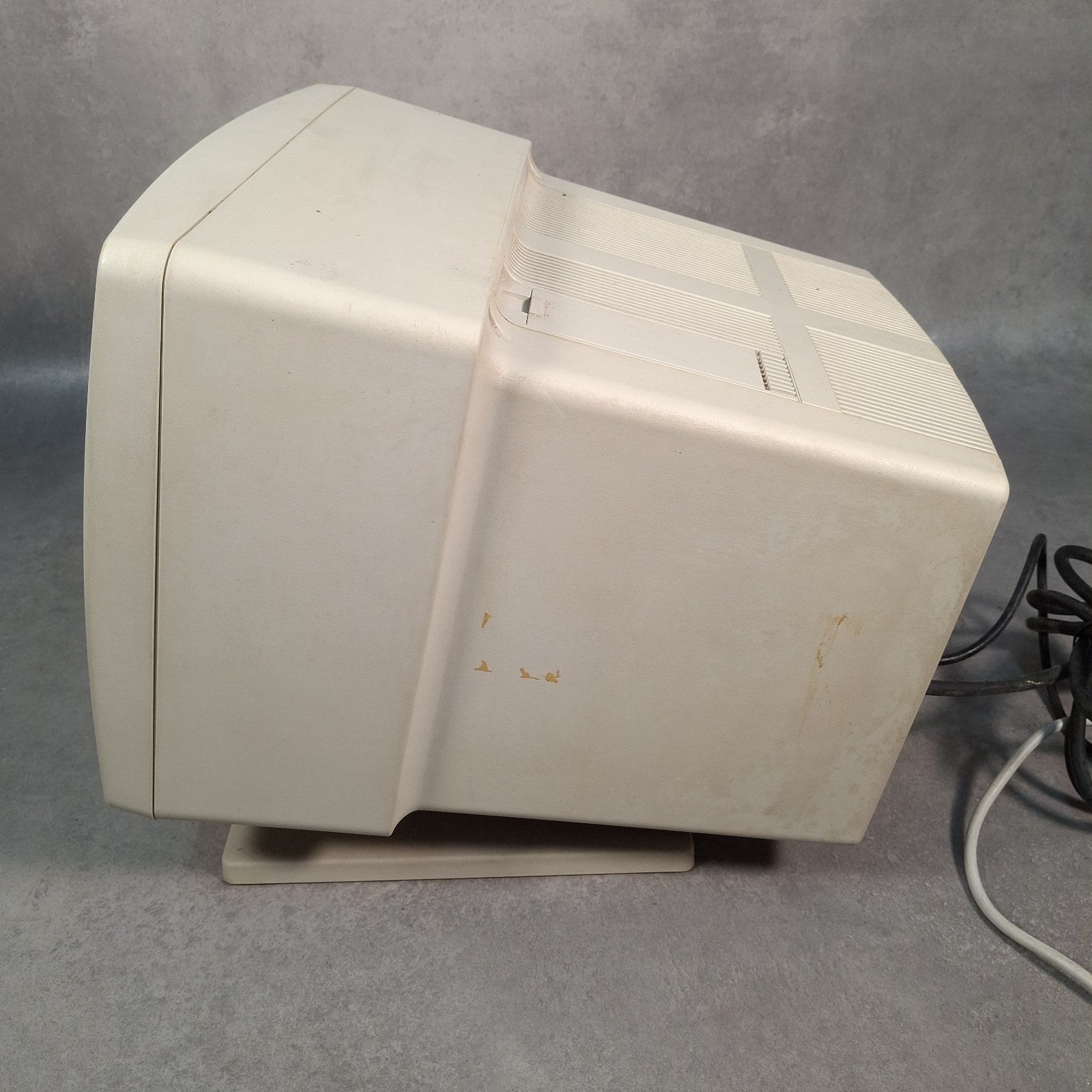 OMT CM-6560 CRT Monitor, FK-2002 Mechanical Keyboard & Genesis Mouse | Retro PC Bundle | Used