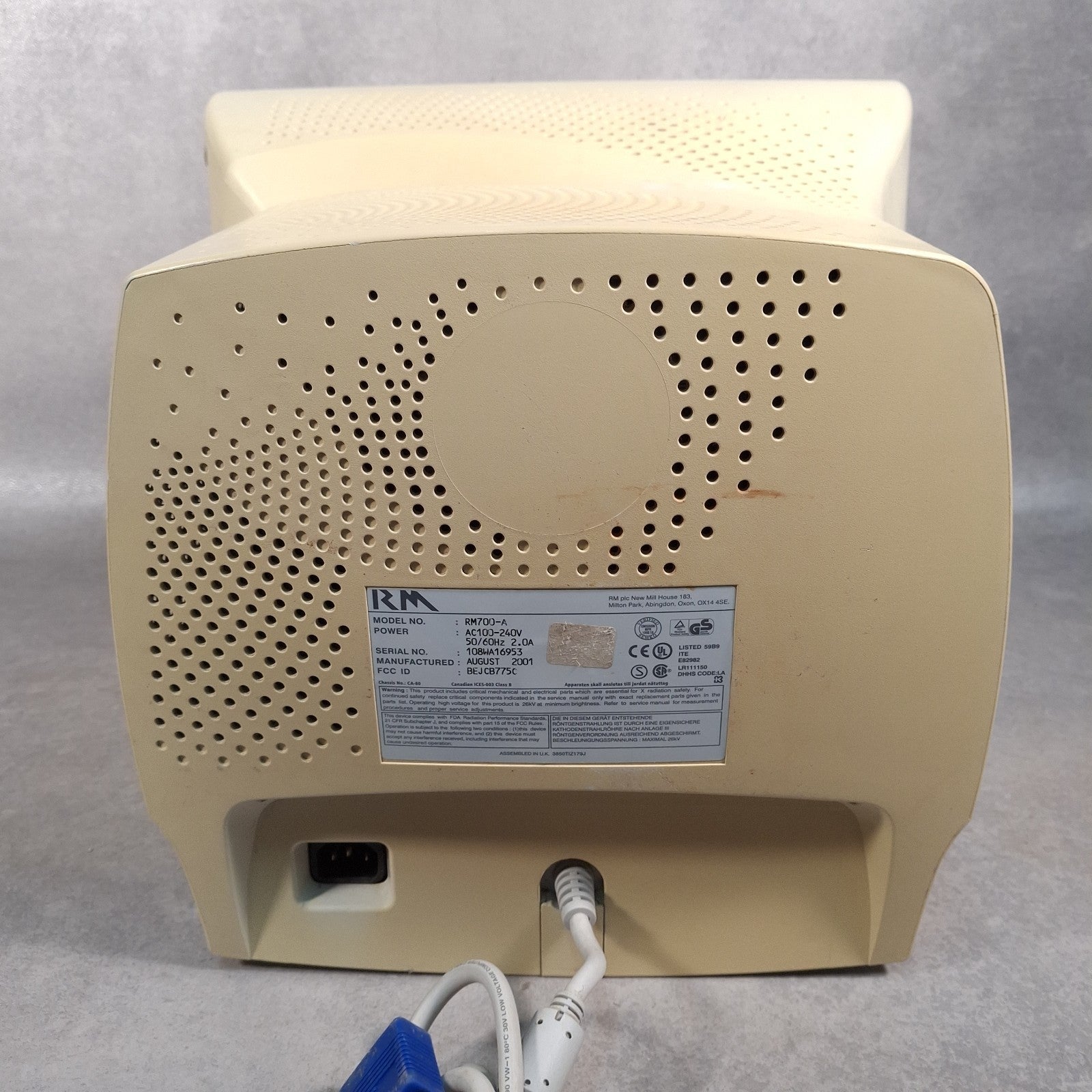 CRT Monitor 17” VGA Retro Gaming PC RM RM700-A Beige 2001