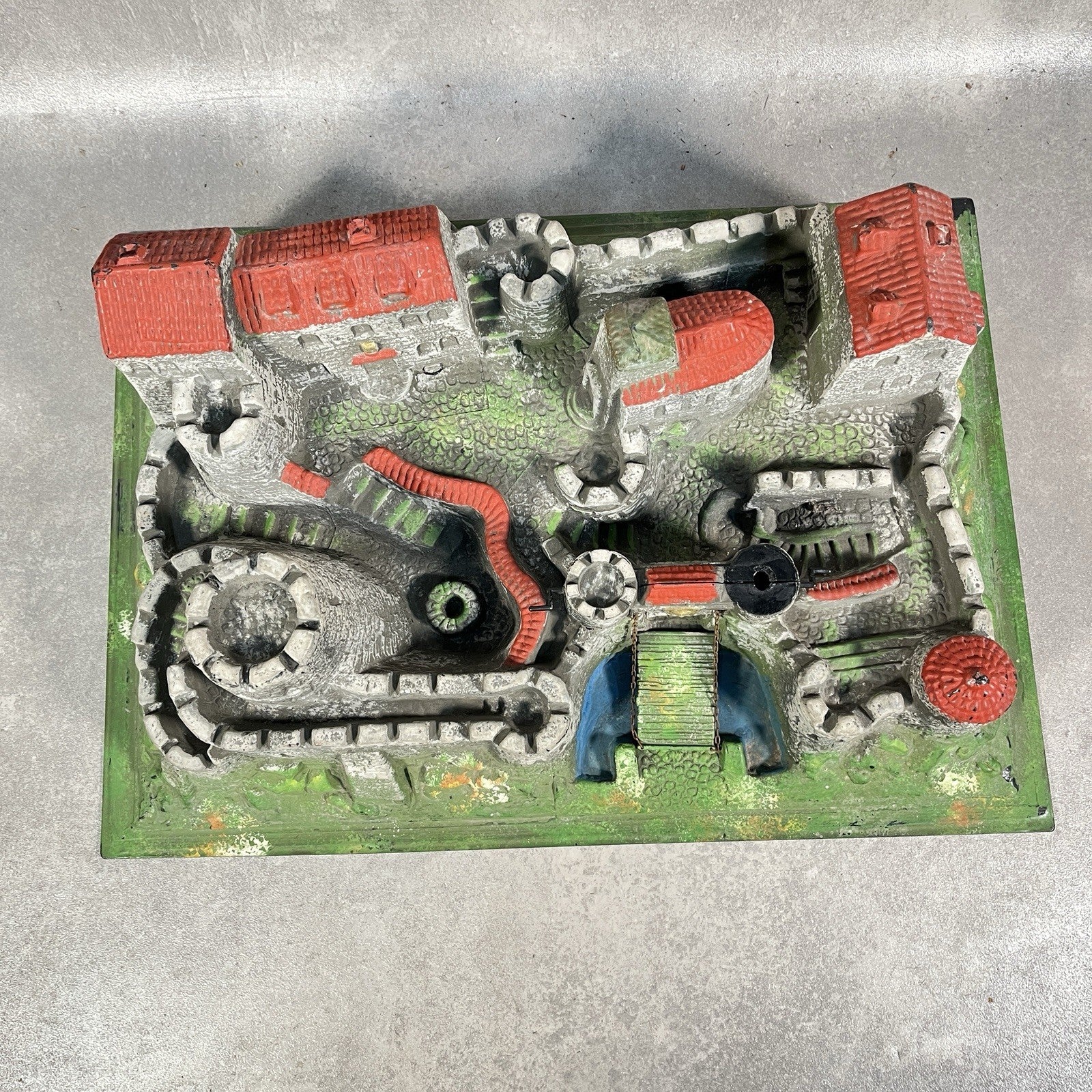 VTG Hausser ECO Germany Elastolin Spielwaren Castle Medival Playset 70's Diorama