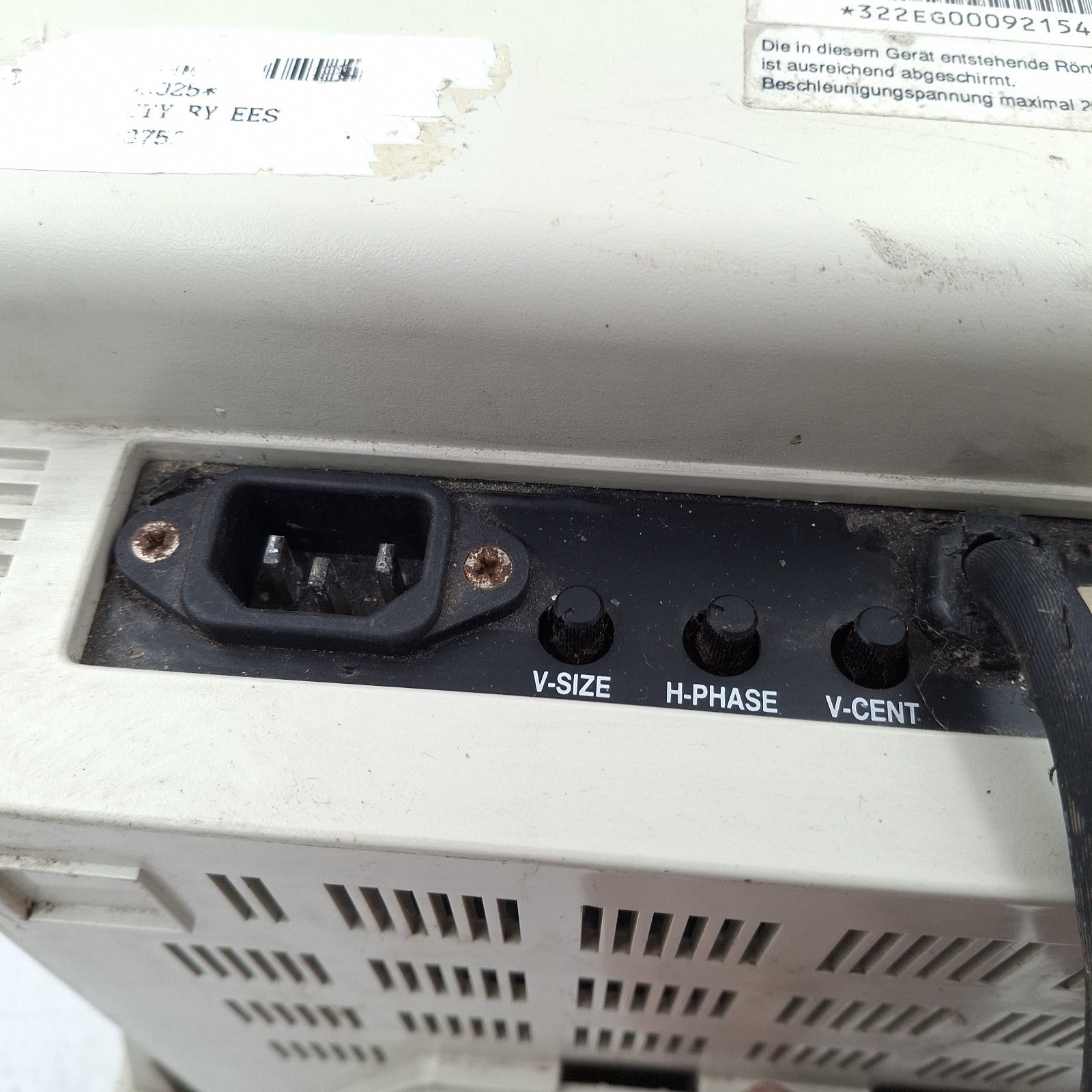 AST Model 66267 SVGA CRT Monitor | Vintage Beige | Faulty / Spares or Repairs | Used