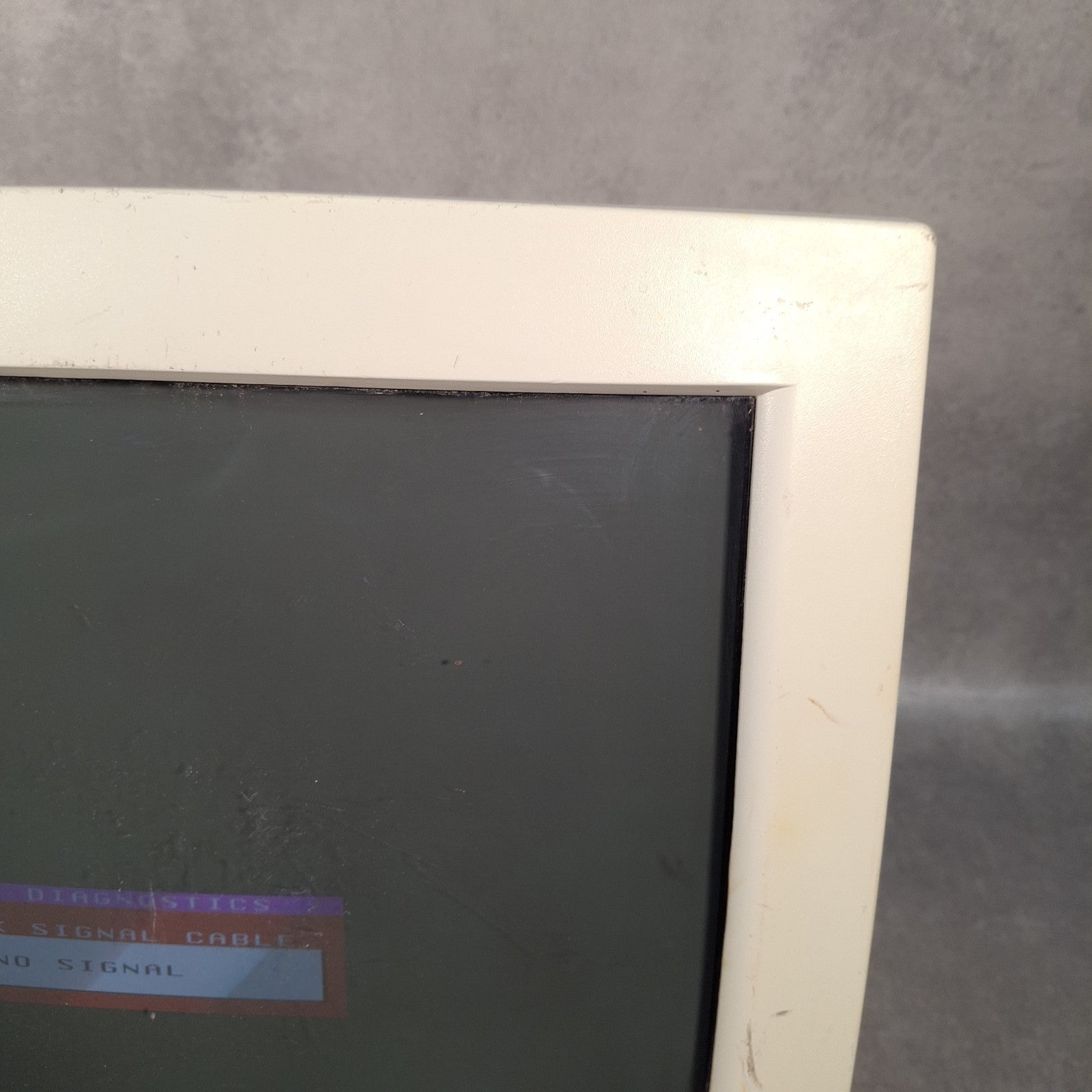 RM RM700-A 17" CRT VGA Monitor | Beige | 2001 | Retro PC & Vintage Gaming Display