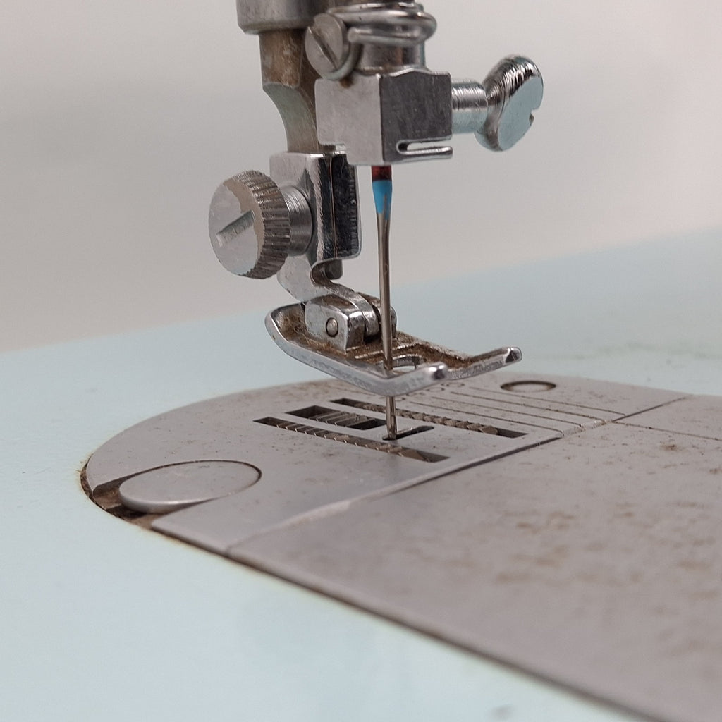 Vintage 60s Singer 347 Electric Heavy Duty Sewing Machine Duck Egg Blue W/pedal